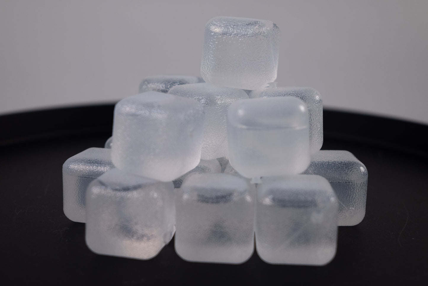 750 kestojääpalaa – noin 4 cm x 4 cm, täydelliset juomien jäähdyttämiseen